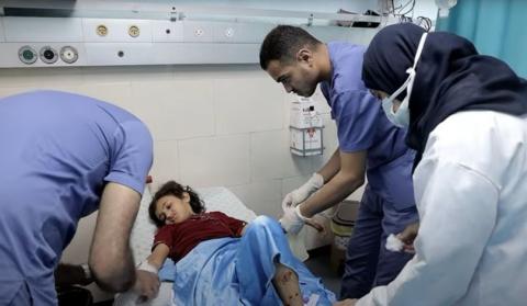 مصادر طبية: استشهاد طفلة متأثرة بإصابتها في قصف شمال القطاع