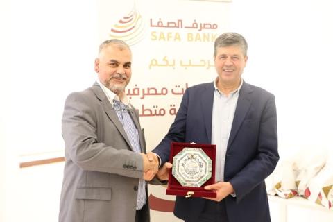 مصرف الصفا الإسلامي يعقد دورة تدريبية لطلبة جامعة القدس/أبو ديس