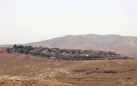 التوغل الاستيطاني في مناطق السفوح الشرقية للقدس المحتلة، والتجمعات البدوية التي تواجه مضايقات الاحتلال وتهديداته بالترحيل.jpg