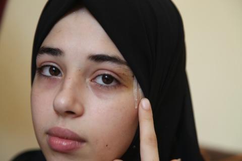 سعاد حسونة تخرج من بين الركام لتحقق حلمها بدراسة الطب 3.JPG