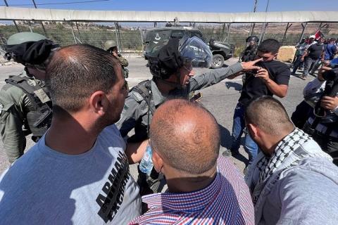 قوات الاحتلال الإسرائيلي تقمع تظاهرة سلمية عند مدخل قرية الجيب شمال غرب القدس.jpeg