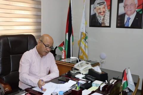 د. احمد أبو هولي.jpg
