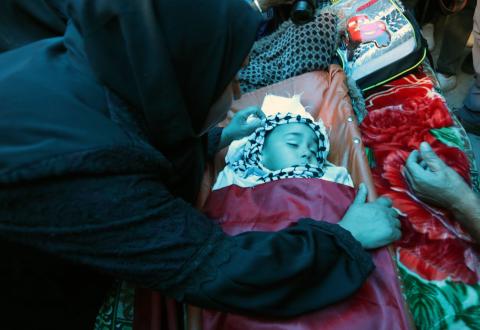 بيت لحم - تشيع جثمان الشهيد الطفل ريان سليمان في بلدة تقوع شرق بيت لحم: تصوير - أحمد مزهر