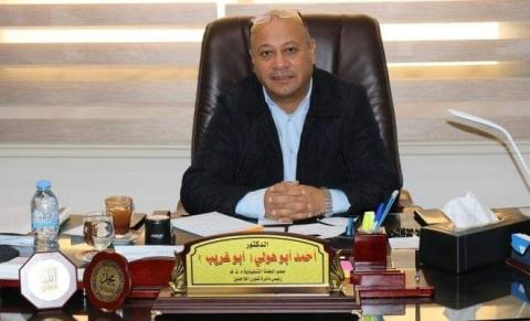 د. احمد أبو هولي.jpg
