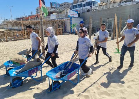 الحملة التطوعية لتنظيف شواطئ غزة ضمن الحملة العالمية  #EUBeachcleanup2022 بتنفيذ من مكتب الاتحاد الاوربي في فلسطين  وبمشاركة سفير الاتحاد الأوروبي سفين بورغسدورف