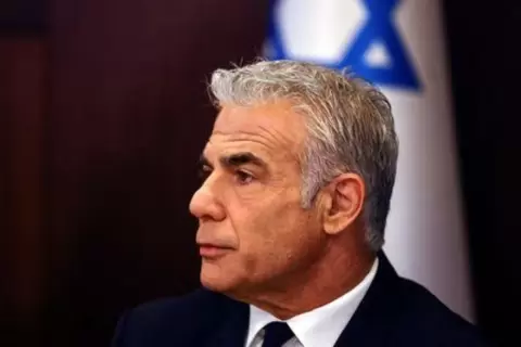 رئيس الوزراء الإسرائيلي يائير لابيد يتحدث في القدس يوم الاحد. تصوير: رونن زفولن - رويترز.