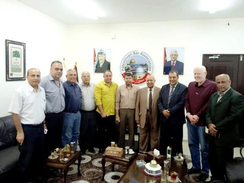 وفد التجمع الفلسطيني للوطن والشتات يزور نقابة المحامين الفلسطينيين.jpg