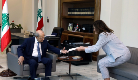 الرئيس اللبناني يتسلم رسالة من الوسيط الأمريكي حول الاقتراحات المتعلقة بترسيم الحدود