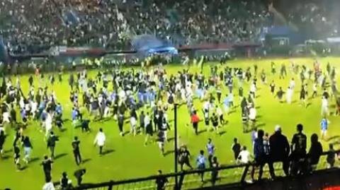 أعمال شغب عقب مباراة كرة قدم بجزيرة جاوا الإندونيسية.jpg