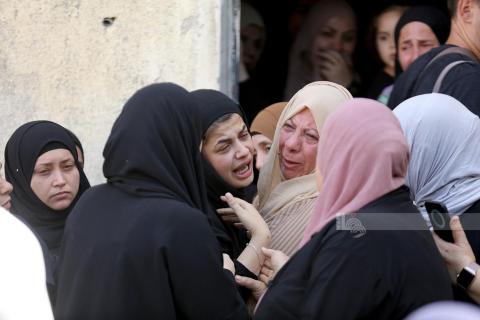 جماهير غفيرة تشيع جثمان قصي التميمي في رام الله 34.jpg