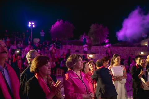 مؤسسة مريم لمكافحة السرطان تضيء سماء فلسطين في اللون الزهري بمناسبة اكتوبر زهر.jpg