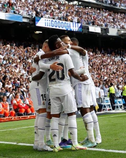 لقاء برشلونة و وريال مدريد 43.jpg