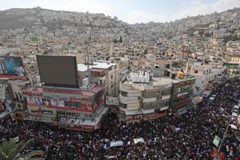 فلسطينيون يشيعون جثامين شهداء نابلس - الفرنسية 4.jpg