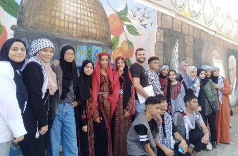 ناشط تحيي يوم التراث الفلسطيني