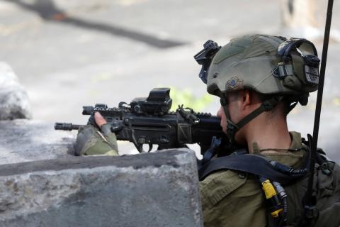 مواجهات بين المتظاهرين الفلسطينيين وقوات الاحتلال الإسرائيلي في الخليل 75.jpg