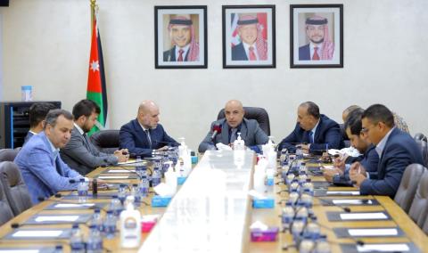 الهباش يبحث ولجنة فلسطين النيابية في البرلمان الأردني مواجهة اعتداءات الاحتلال على القدس والمقدسات 4.jpg