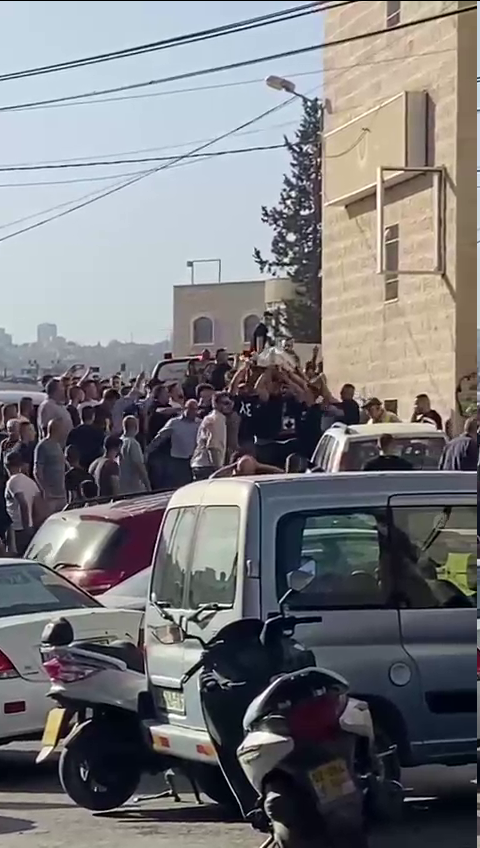 الصحة: استشهاد شاب أصيب في العنق ببلدة العيزرية في القدس