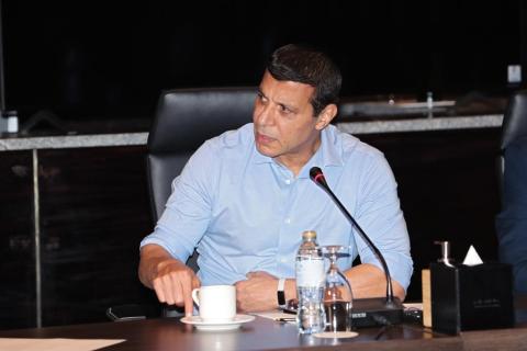 لقاء جمع دحلان بوفد من الباحثين من معهد فيلوس لخلق القادة وبناء المجتمع.jpg
