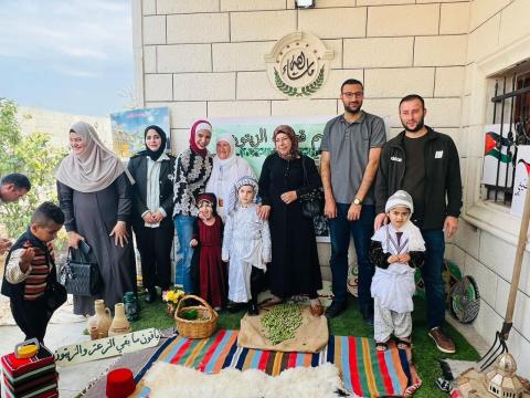 لجنة العلاقات العامة و الإعلام في التجمع الفلسطيني للوطن و الشتات تشارك في فعاليات قطف الزيتون في قرية اكتابا  بطولكرم 2.jpg