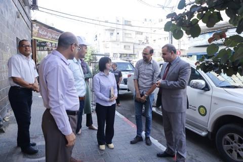 خان يونس: وفد ممثلي مشروع التعاون الفني لإدارة النفايات الصلبة يتفقد مبادرة فرز النفايات