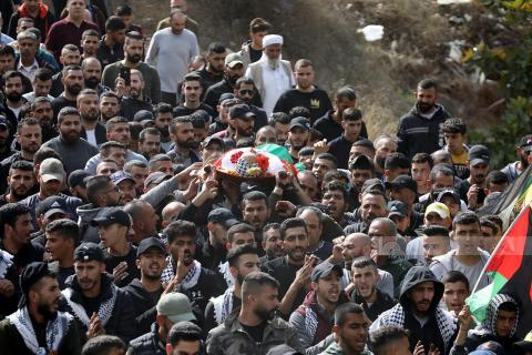 تشييع جثمان الشهيد داوود ريان (42 عاما) الى مثواه الاخير في بيت دقو شمال غرب القدس 7.jpg