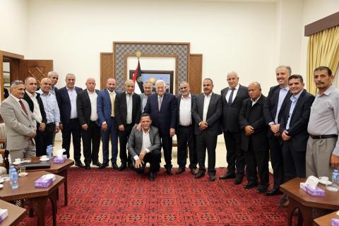 الرئيس يستقبل أمناء سر أقاليم حركة  فتح  في المحافظات الشمالية.jfif
