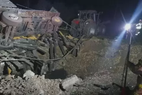 أولى صور سقوط صواريخ قيل إنها روسية على بلدة برزيودوف شرقي بولندا (الجزيرة).webp