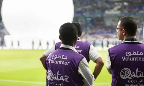 غزيون يحصدون فرصة ذهبية للتطوع في تنظيم مباريات كأس العالم في قطر.webp