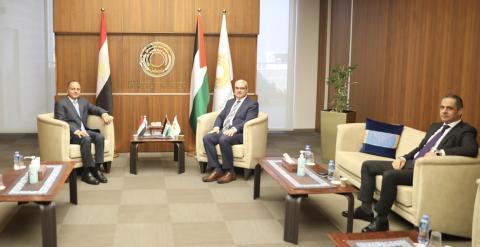 محافظ سلطة النقد يلتقي السفير المصري لدى دولة فلسطين