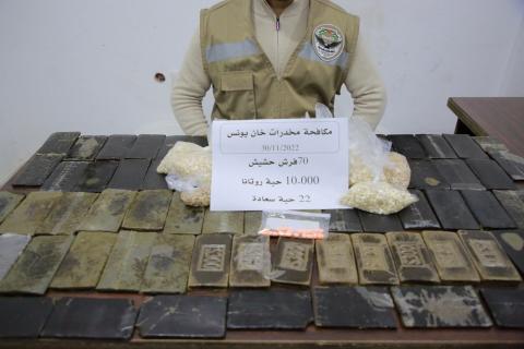ضبط 70 فرش حشيش وحبوبًا مخدرة برفح.jpeg