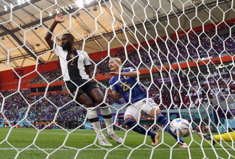 المنتخب الياباني يفوز على نظيره الألماني بهدفين مقابل هدف