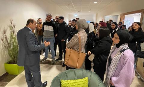 المدرسة الوطنية تستقبل 40 من طلبة الإدارة العامة بجامعة بيرزيت