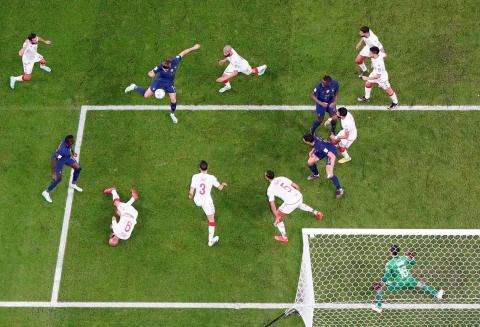 منتخب تونس يحقق فوزاً تاريخياً على منتخب فرنسا 1-0