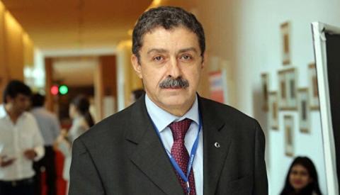 شاكر أوزكان تورونلار.jpg