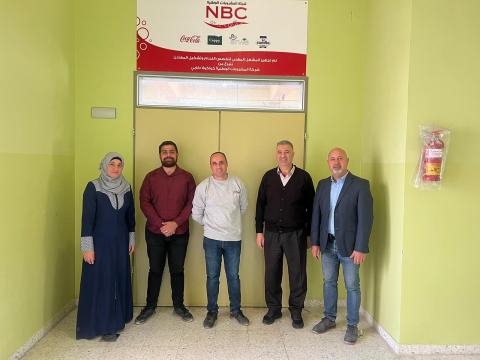 شركة المشروبات الوطنية كوكاكولا/كابي تجهز مشغلاً مهنياً في مدرسة الخليل الثانوية الصناعية