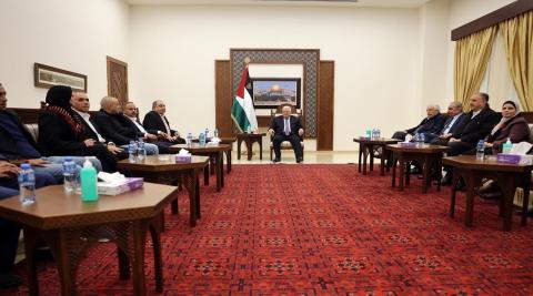 أبومازن يستقبل إقليم حركة  فتح لمحافظة نابلس.jpg