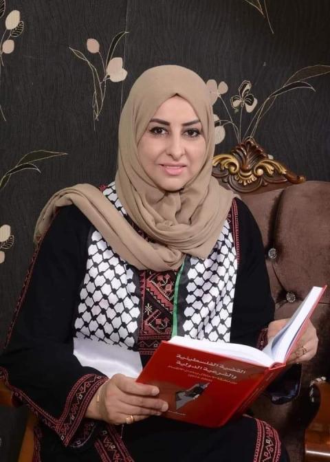 الروائية الفلسطينية الدكتورة رولا غانم .JPG
