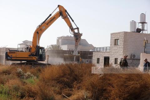 قوات الاحتلال الاسرائيلي تهدم منزل المواطن عادل إدريس في منطقة المطار شرق اريحا.jpg