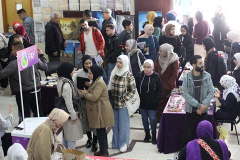 افتتاح معرض ذاكرة بلادي وتفاعل طلابي كبير 4.jpeg