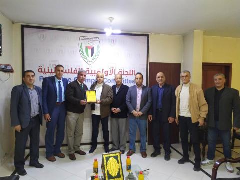 الأولمبية تكرم د. تيسير عبد الجواد رئيس اتحاد اليد الأسبق ومشرف التربية الرياضية