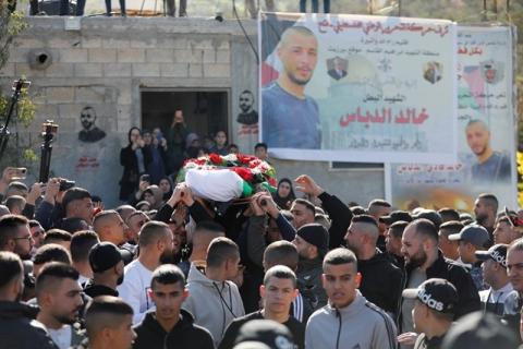 تشييع جثمان الشهيد خالد عنبر في مخيم الجلزون شمال رام الله 1.JPG