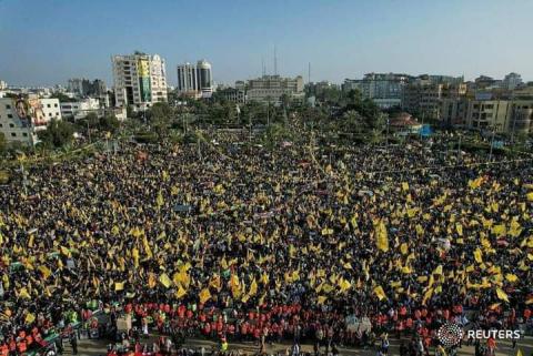 محدث بالفيديو والصور مئات الآلاف يحيون ذكرى انطلاقة الثورة الفلسطينية وحركة "فتح" في غزة