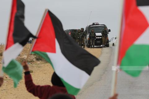الاحتلال يقمع مسيرة للأهالي ضد الاستيطان في مسافر يطا قرب الخليل 13.jpg
