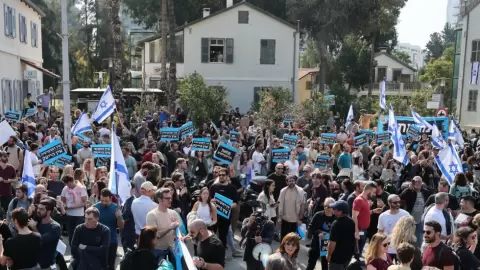 عمال إسرائيليون في مجال التكنولوجيا المتطورة يتظاهرون ضد مشروع تعديل حكومي للنظام القضائي في تل أبيب جاك غيز / ا ف ب