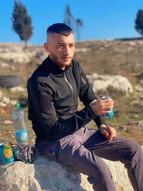 الشهيد أحمد أبو جنيد.jpg