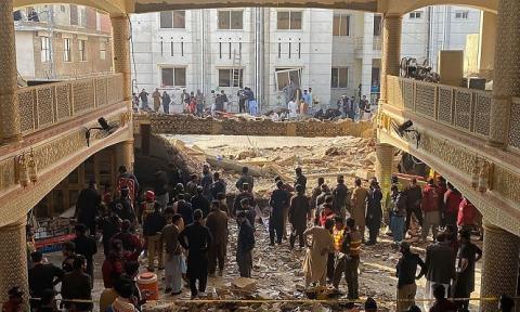 من مكان تفجير المسجد (Gettyimages).jpg