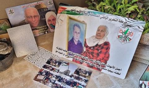 جانب مما صادرته الشرطة إثر اقتحامها لمنزل يونس (تصوير الشرطة).jpg
