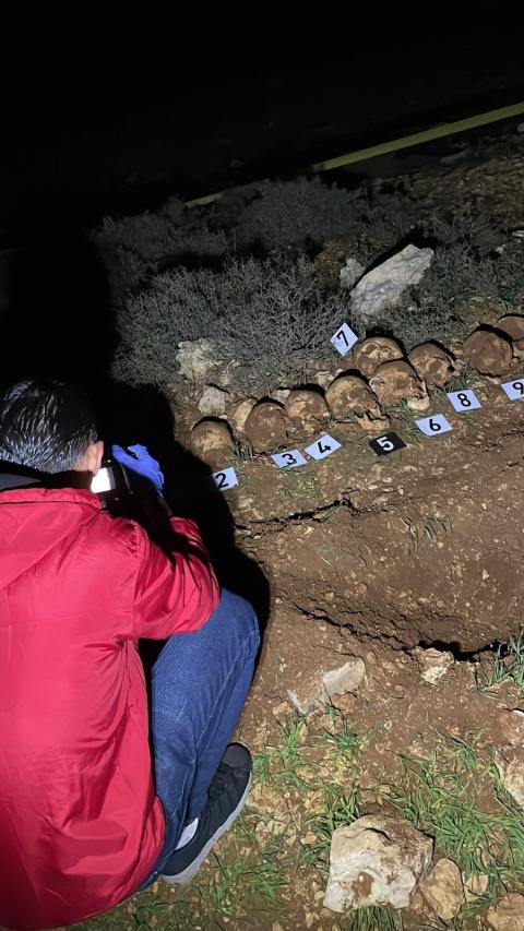 التحقيق بواقعة العثور على 11 رفات بشرية متحللة في ضواحي القدس 2.jpg