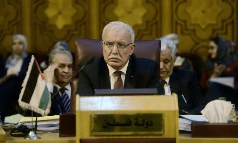 سحب بطالقة المالكي أثناء عودته من جولة خارجية (Getty Images).jpg