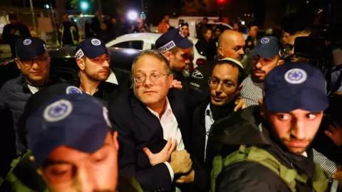 قناة عبرية: مصلحة السجون الإسرائيلية تعترض على قرار بن غفير إغلاق المخابز